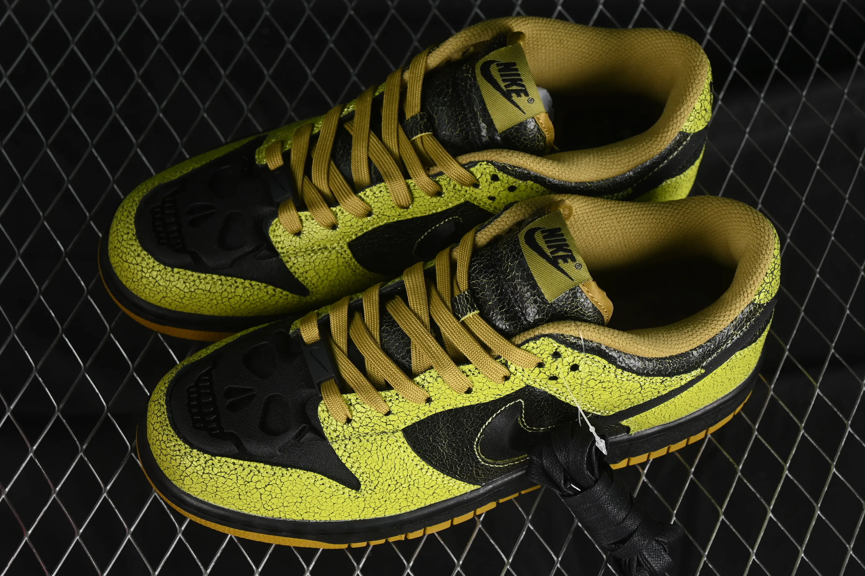 All Categories Nk SB Dunk Series Nk SB Dunk Low Low-top sneakers Nk Dunk Low "Halloween" Halloween-themed exclusive low-top casual sneakers HV6103-300